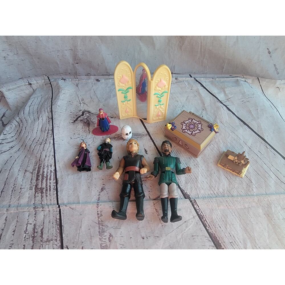 Disney Frozen & Frozen II Lot of 9 Random Figures And Pieces